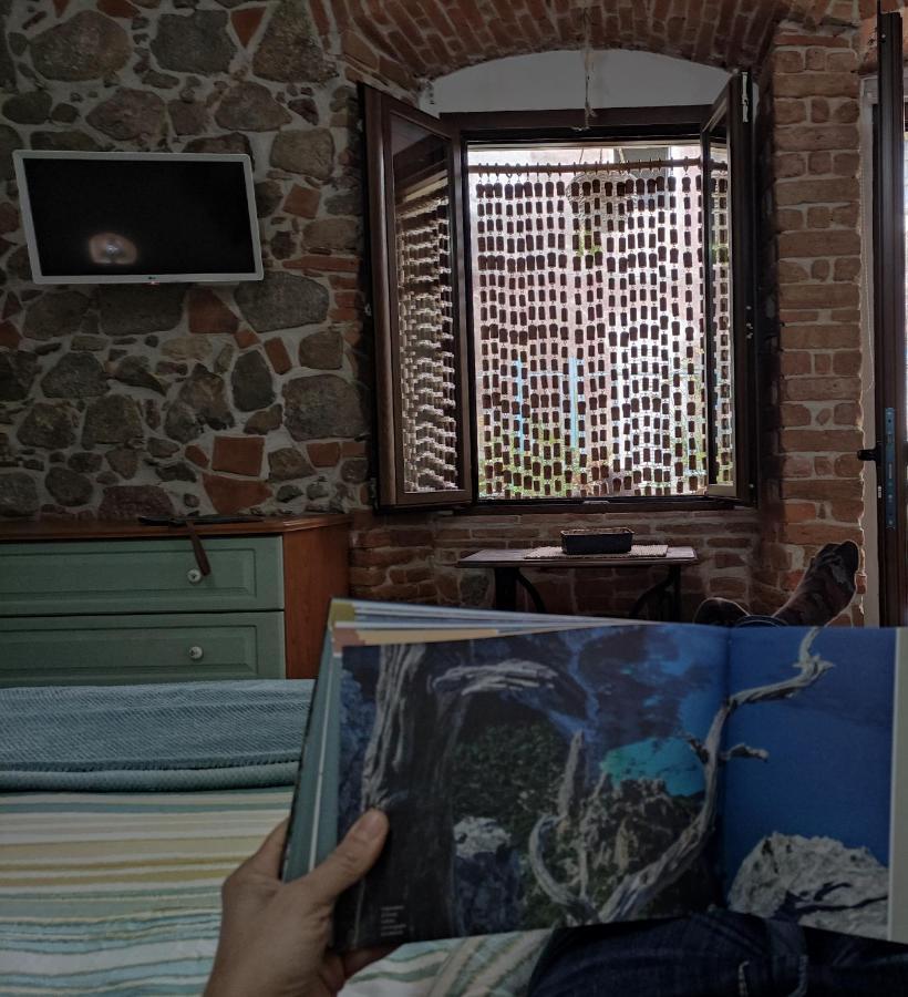 Sa Ferula Apartment ตอร์โตลี ภายนอก รูปภาพ